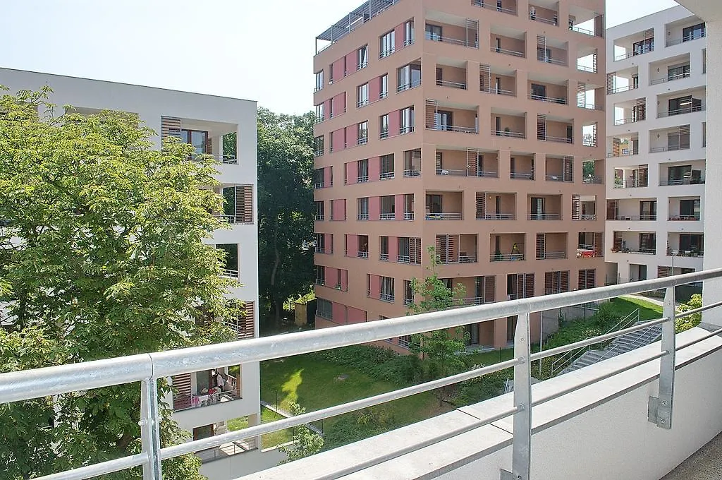 פראג Bright Spacious Apartment