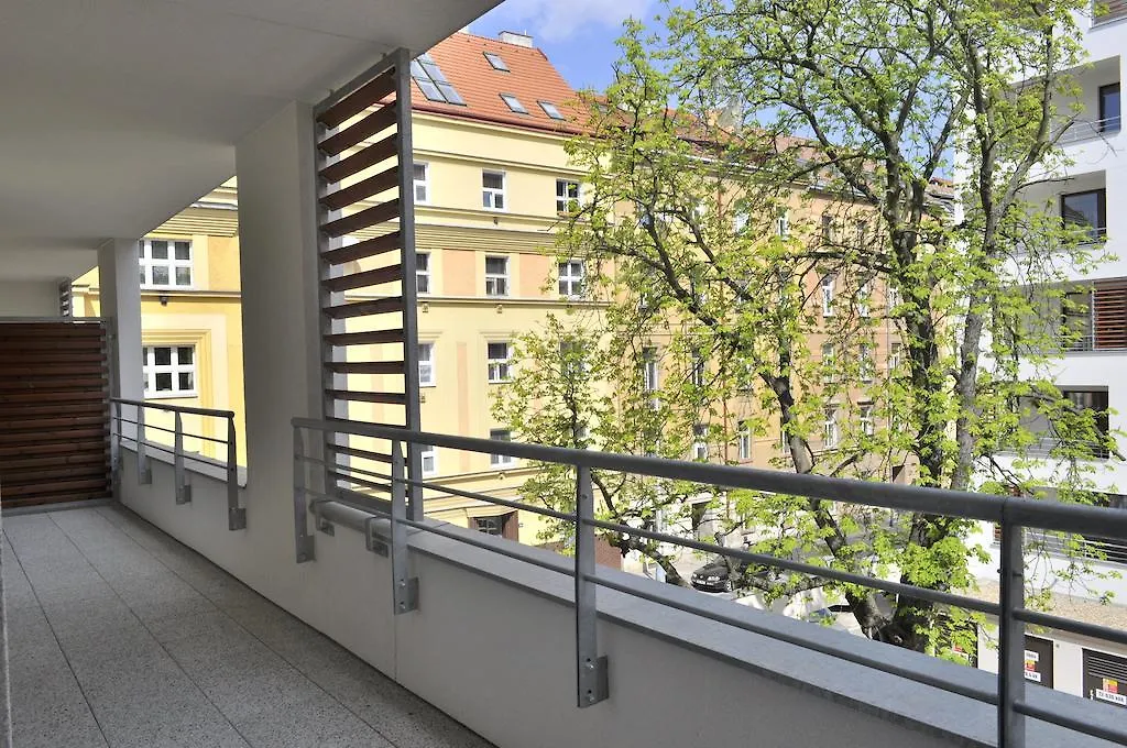 פראג Bright Spacious Apartment 0*,