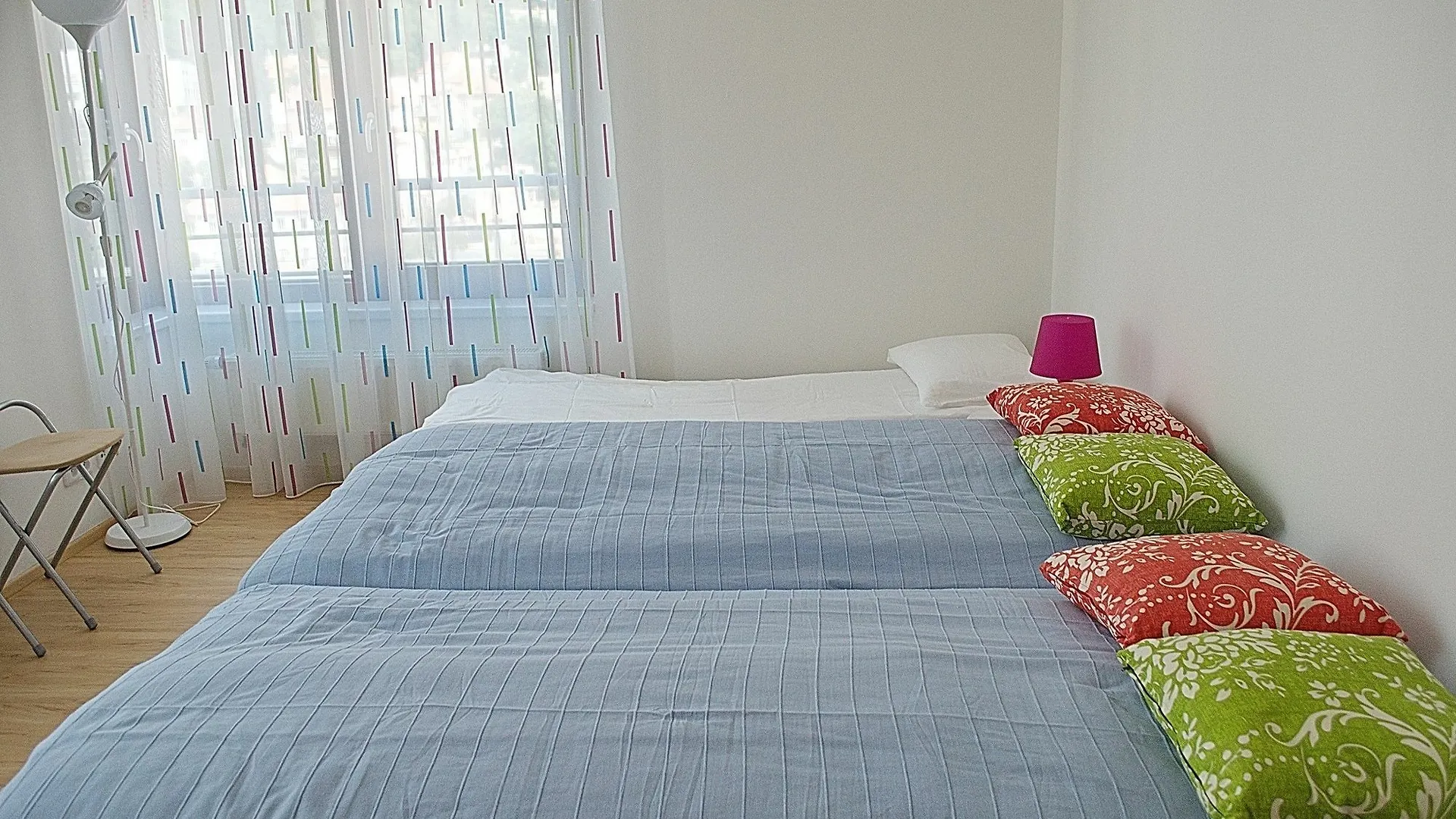 Bright Spacious Apartment Prag